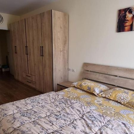 New & Great Located Apartment Near Center Tirana Extérieur photo