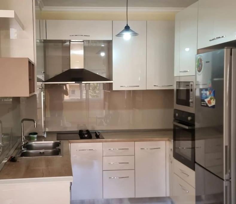 New & Great Located Apartment Near Center Tirana Extérieur photo
