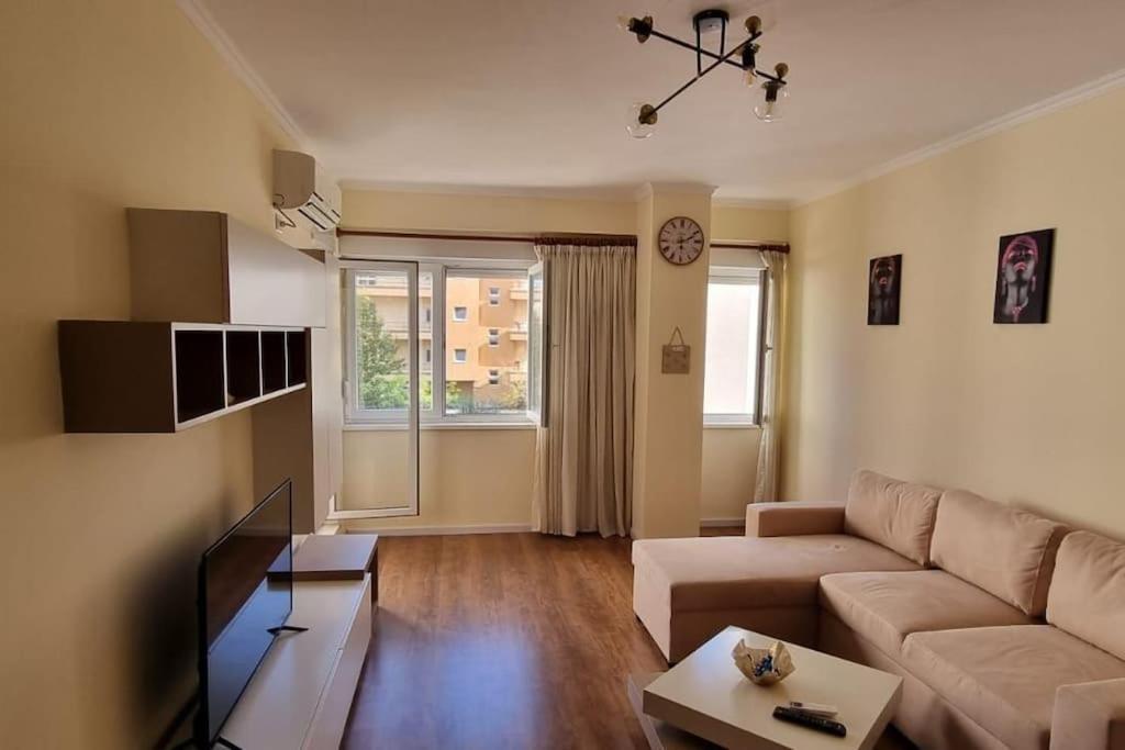New & Great Located Apartment Near Center Tirana Extérieur photo