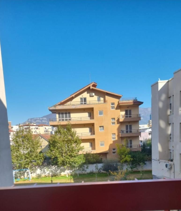 New & Great Located Apartment Near Center Tirana Extérieur photo