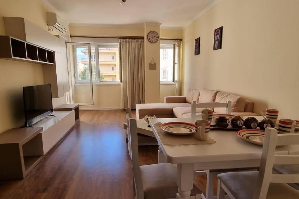 New & Great Located Apartment Near Center Tirana Extérieur photo