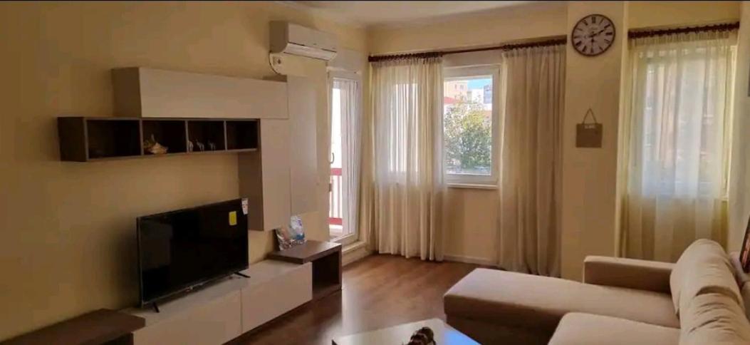 New & Great Located Apartment Near Center Tirana Extérieur photo