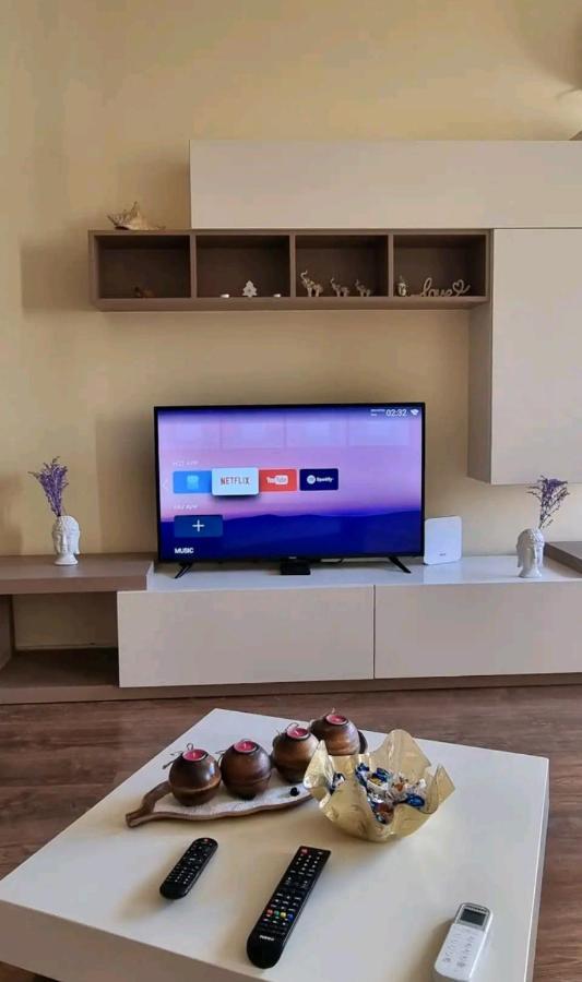 New & Great Located Apartment Near Center Tirana Extérieur photo